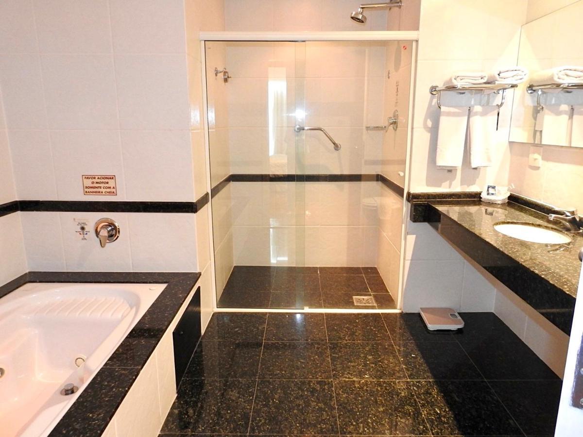 Constantino Hotel E Eventos Juiz de Fora Extérieur photo A shower cubicle