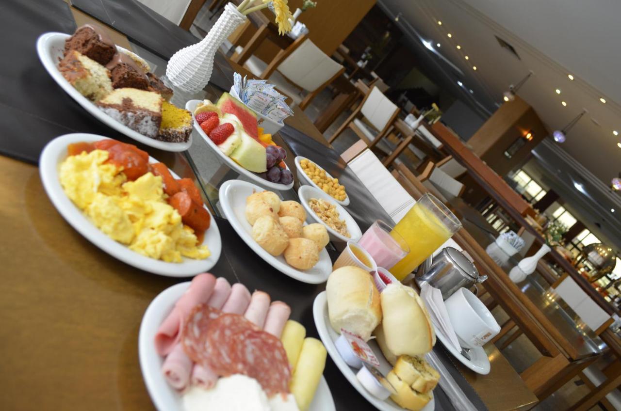 Constantino Hotel E Eventos Juiz de Fora Extérieur photo A breakfast buffet